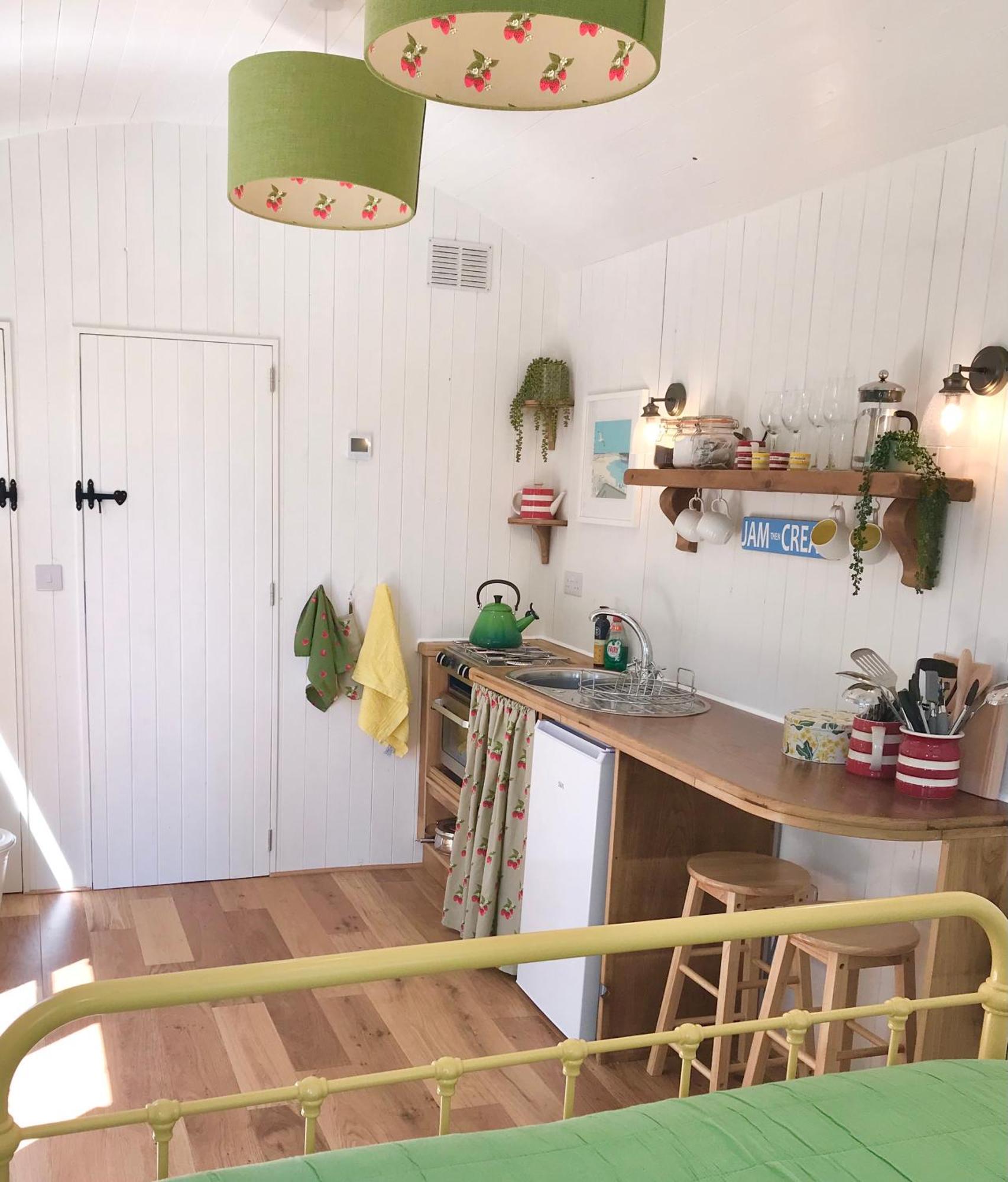 Shepherd'S Hut At Rosewood House Лискерд Экстерьер фото